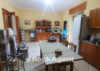 Cucina - Stabile - Palazzo strada Statale 107 Silana Crotonese, Rende - foto 2