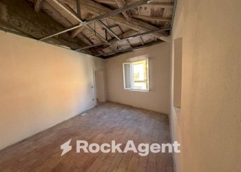 Camera da letto - Three-room apartment via Giovanni Pascoli, 1, Borghi - photo 6