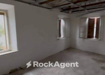 Camera da letto - Three-room apartment via Giovanni Pascoli, 1, Borghi - photo 7