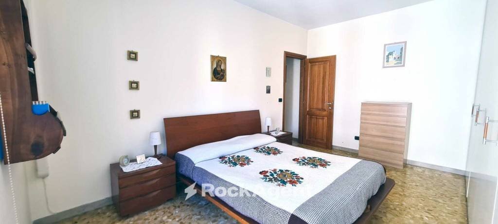 Camera da letto - Bilocale via Emilia Ponente, Bologna (zona Borgo Panigale) - foto 2