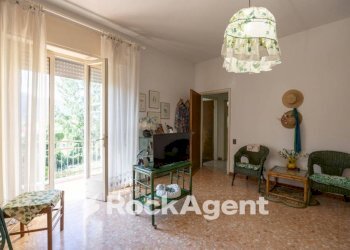 Salone - Apartment via Sarzanese, 247, Lucca - photo 23