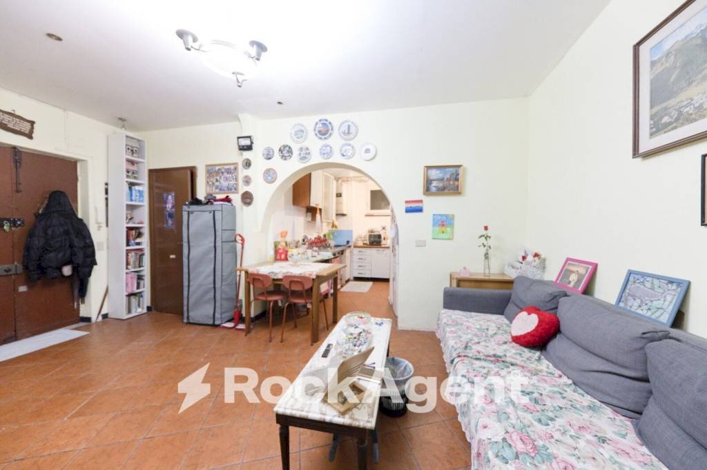 Salone - Trilocale vico Giannini, Genova (zona Centro Storico) - foto 3