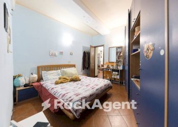 Camera da letto - Trilocale vico Giannini, Genova (zona Centro Storico) - foto 11