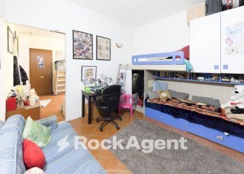 Camera da letto - Trilocale vico Giannini, Genova (zona Centro Storico) - foto 15