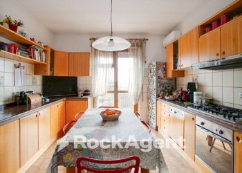 Cucina - Quadrilocale via Roccabernarda, 48, Roma - foto 14
