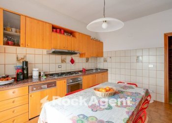 Cucina - Quadrilocale via Roccabernarda, 48, Roma - foto 16