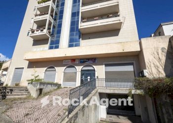Facciata - Box viale dei Bizantini, 75, Catanzaro - photo 4