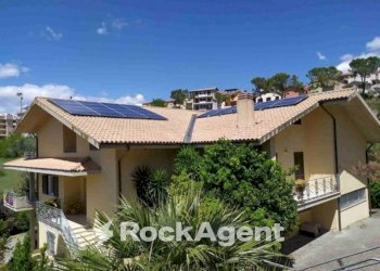 Vista - Villa via delle Maggiolate, 12, Atri - photo 1