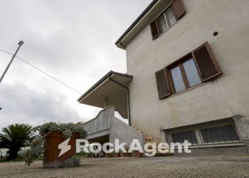 Facciata - Villa via Roberto Niederer, Soveria Simeri - photo 1