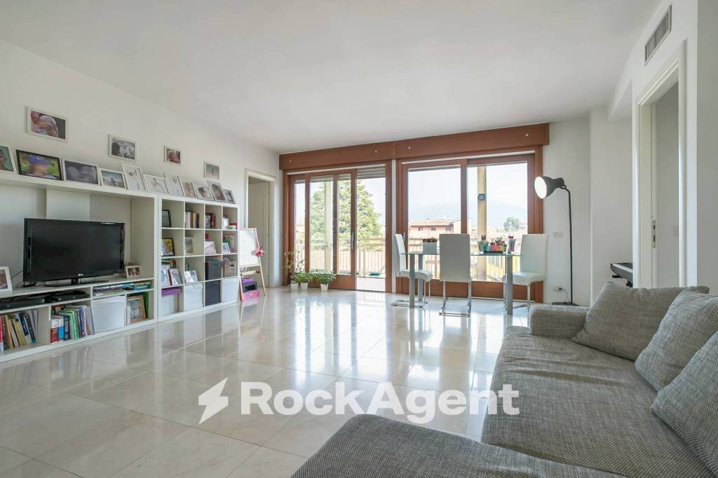 Salone - Quadrilocale via Madonna della Neve, 5, Bergamo - foto 2