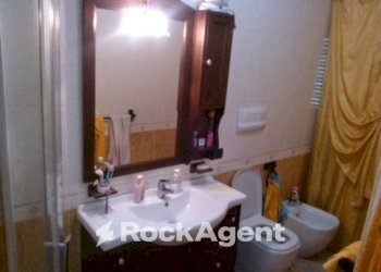 Bagno - Appartamento via Giovanni Paolo Parisio, 8, Catanzaro - foto 9