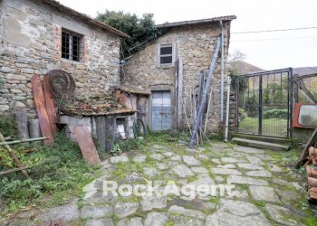 Facciata - Stabile - Palazzo Località Villa Regnano, Casola in Lunigiana - foto 1