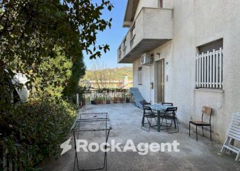Cortile interno - Villa via Val di Foro, 81, Villamagna - foto 3