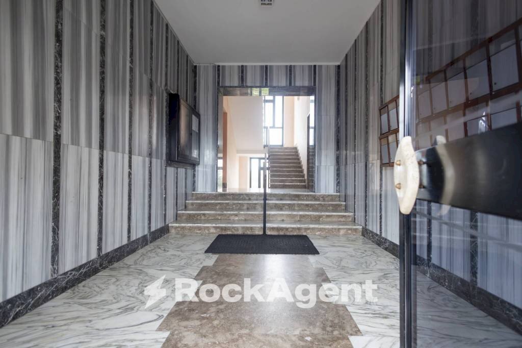 Interno palazzo - Two-room apartment via Ettore Vitale, Catanzaro - photo 1