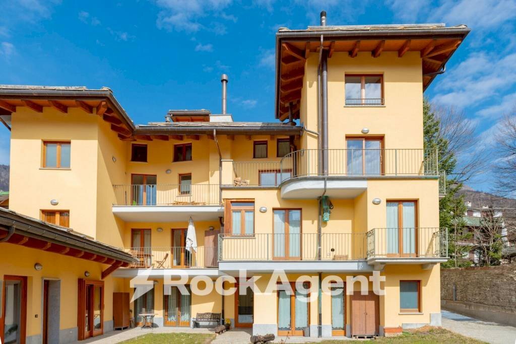Facciata - Appartamento via G. F. Medail, 6, Bardonecchia - foto 2