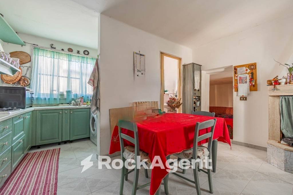 Cucina - Casa indipendente vicolo Adriano, 6, Cassano delle Murge - foto 3