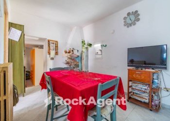 Salone - Casa indipendente vicolo Adriano, 6, Cassano delle Murge - foto 10