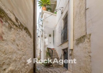 Cortile interno - Casa indipendente vicolo Adriano, 6, Cassano delle Murge - foto 24
