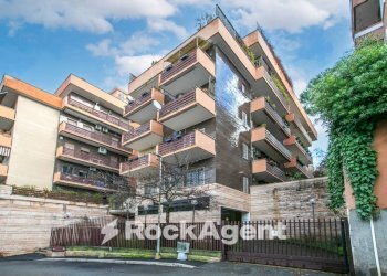 Facciata - Bilocale via Courmayeur, 79, Roma - foto 2