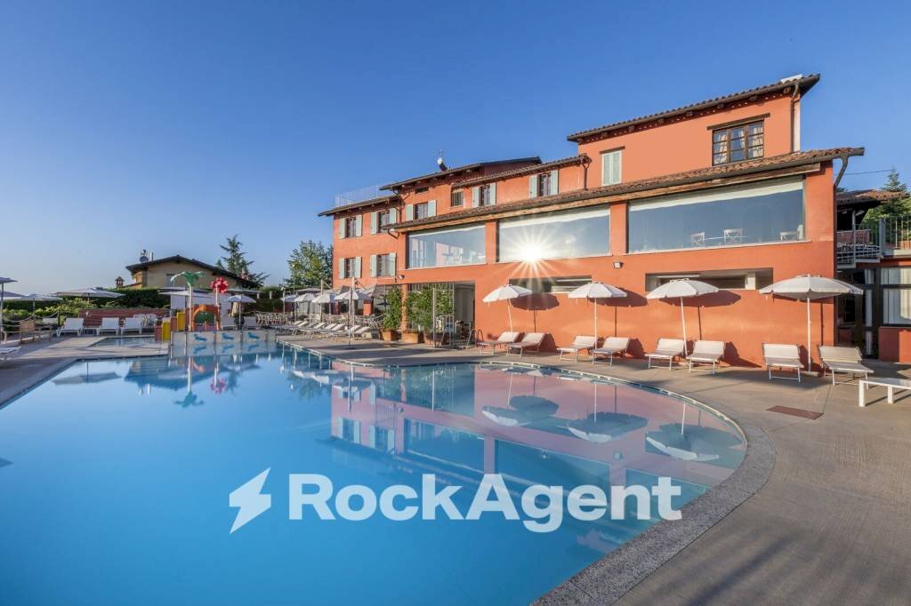 Piscina - Hotel via San Sebastiano, 81, Diano d'Alba - photo 2