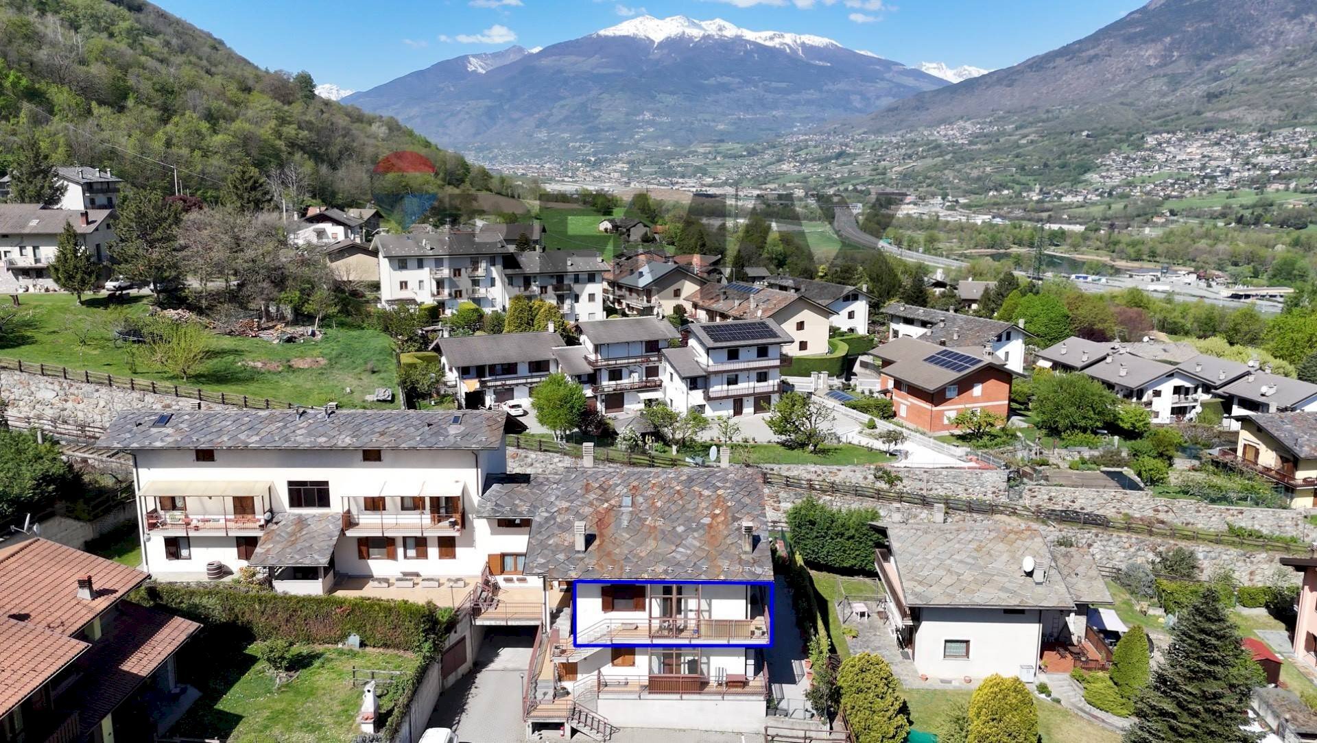 Trilocale Neyran-Dessus, 48 
 Brissogne, Brissogne - foto 2