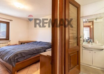 Trilocale Neyran-Dessus, 48 
 Brissogne, Brissogne - foto 18