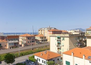 Four-room apartment Corso Genova, Lavagna - photo 1
