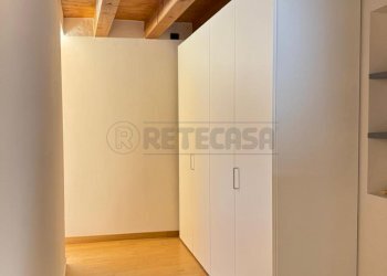 Cabina armadio 2 - Two-room apartment Bassano del Grappa - photo 14
