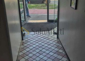 6.jpg - Locale Commerciale Corso Umbria, Torino (zona San Donato) - foto 4