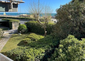 3a843ae2-804d-41ee-969b-b01dd4fc532a.jpg - Townhouse Viale Litoraneo, Sarzana - photo 1