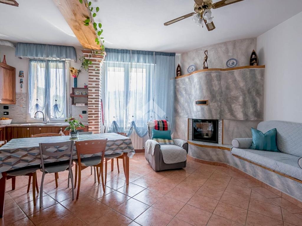 Appartamento Viale Caduti per la Libertà, Monte San Pietro - foto 1