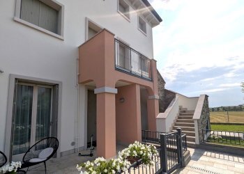 PXL_20250605_074931721.jpg - Trilocale VIA VASCO DA GAMA 10, Sirmione - foto 1