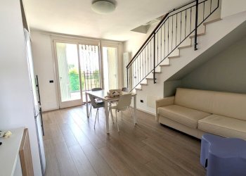 PXL_20250605_073308077.jpg - Trilocale VIA VASCO DA GAMA 10, Sirmione - foto 2