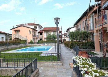 PXL_20250605_074358651.jpg - Trilocale VIA VASCO DA GAMA 10, Sirmione - foto 3