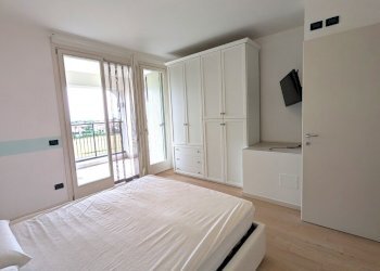 PXL_20250605_073608646.jpg - Trilocale VIA VASCO DA GAMA 10, Sirmione - foto 9