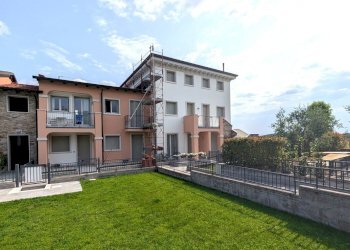 PXL_20250605_075013189.jpg - Trilocale VIA VASCO DA GAMA 10, Sirmione - foto 10