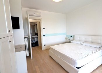 PXL_20250605_073555049.jpg - Trilocale VIA VASCO DA GAMA 10, Sirmione - foto 14