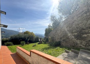 giardino - Villa Via dell'Apparita, Vaiano - foto 10