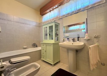 bagno - Villa Via dell'Apparita, Vaiano - foto 12