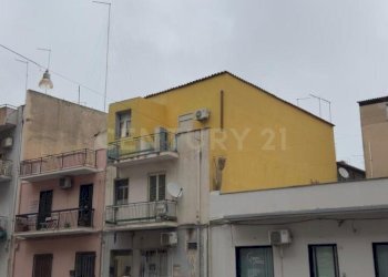 473da9eb-e885-4bf8-8df2-b8046bffcf8b.jpg - Trilocale Via Pietro Novelli 10, Siracusa - foto 2