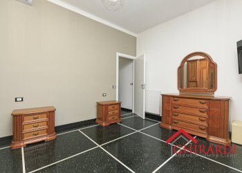 4.3 CAMERA 1.jpg - Quadrilocale Via della Insurrezione 12, Genova (zona Sestri Ponente) - foto 18