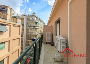 7.0 BALCONE.jpg - Quadrilocale Via della Insurrezione 12, Genova (zona Sestri Ponente) - foto 25