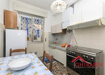 4.1 CUCINA.jpg - Appartamento Via Giordano 96, Genova (zona Sestri Ponente) - foto 9
