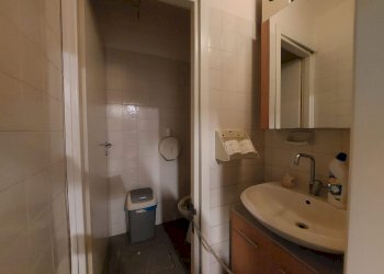 Locale Commerciale via Vicolo Stagni, 2, Imola - foto 5