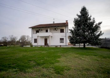 Villa Carignano strada Orbassano 15, Carignano - foto 1