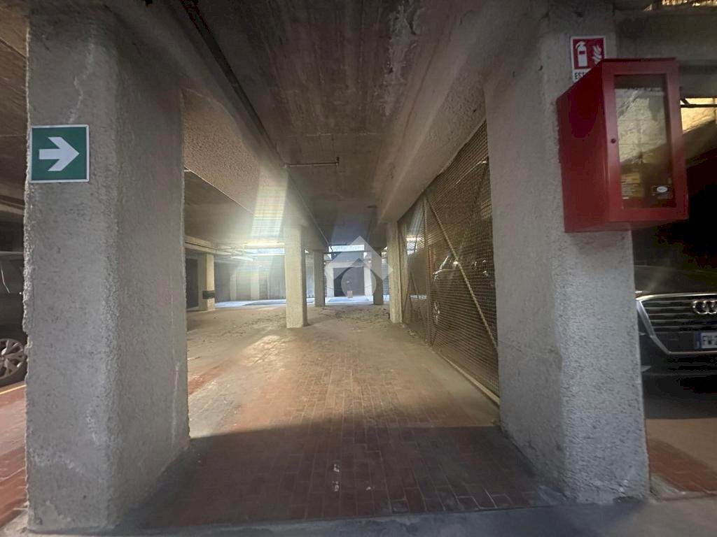 Parking space Via giuseppe frua, Milano (neighborhood Buonarroti) - photo 2