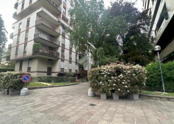 Parking space Via giuseppe frua, Milano (neighborhood Buonarroti) - photo 3