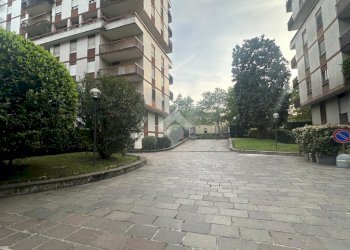 Parking space Via giuseppe frua, Milano (neighborhood Buonarroti) - photo 4