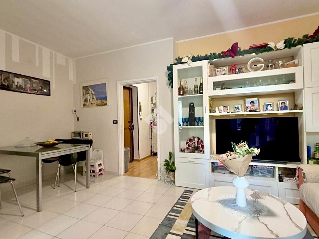 Bilocale Strada Altessano, Torino (zona Lucento) - foto 2
