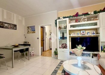 Bilocale Strada Altessano, Torino (zona Lucento) - foto 2